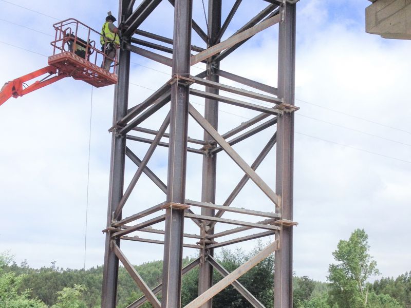estrutura-de-apoio-em-ferro-para-ponte-na-nacional-n160E7346A-F7E5-8FDA-4836-1F5A471A9D8C.jpg